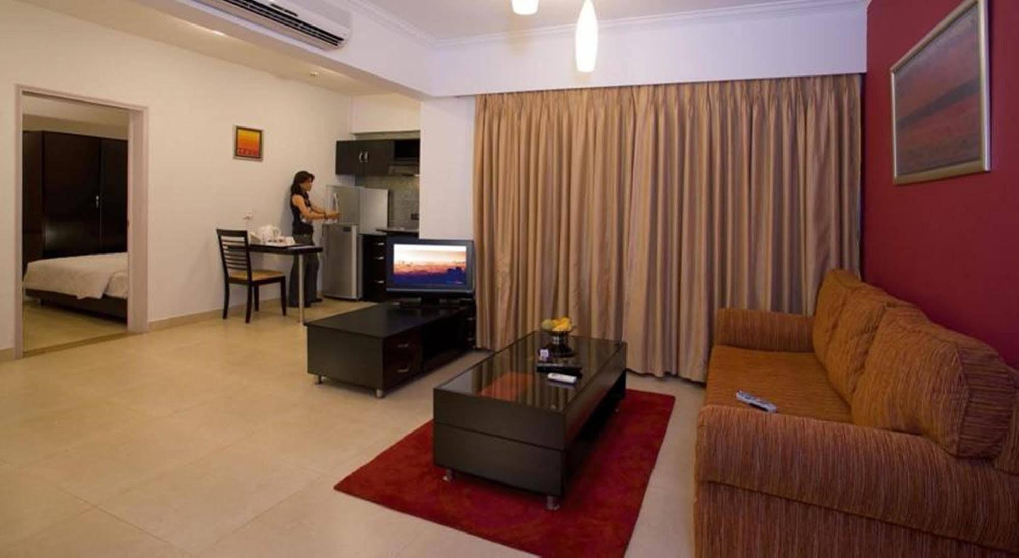 Royal Orchid Golden Suites Πούνε Εξωτερικό φωτογραφία