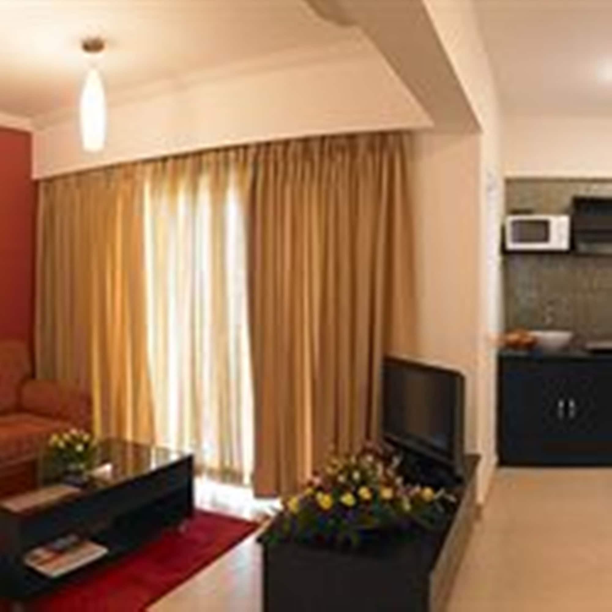Royal Orchid Golden Suites Πούνε Εξωτερικό φωτογραφία