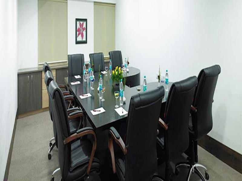Royal Orchid Golden Suites Πούνε Εξωτερικό φωτογραφία