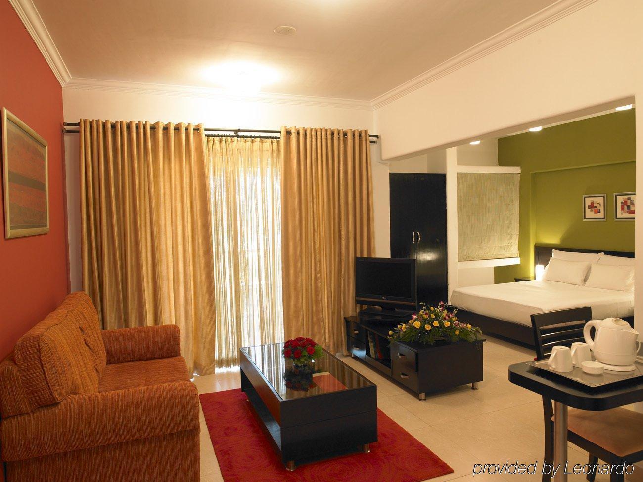 Royal Orchid Golden Suites Πούνε Δωμάτιο φωτογραφία