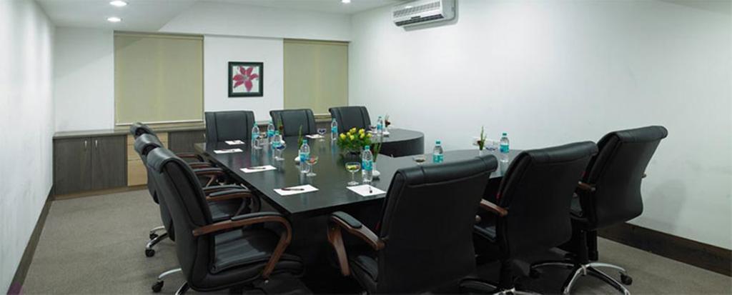 Royal Orchid Golden Suites Πούνε Εξωτερικό φωτογραφία