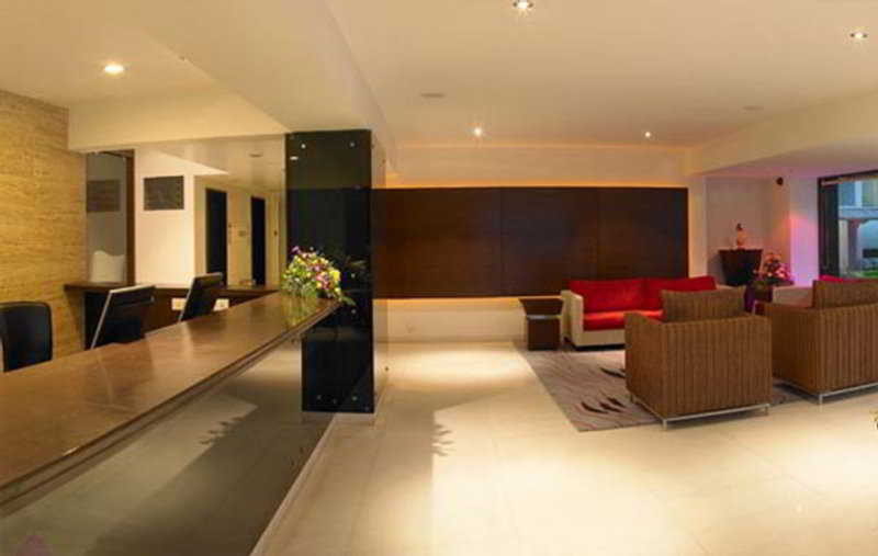 Royal Orchid Golden Suites Πούνε Εξωτερικό φωτογραφία