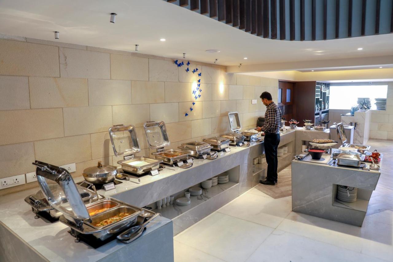 Royal Orchid Golden Suites Πούνε Εξωτερικό φωτογραφία