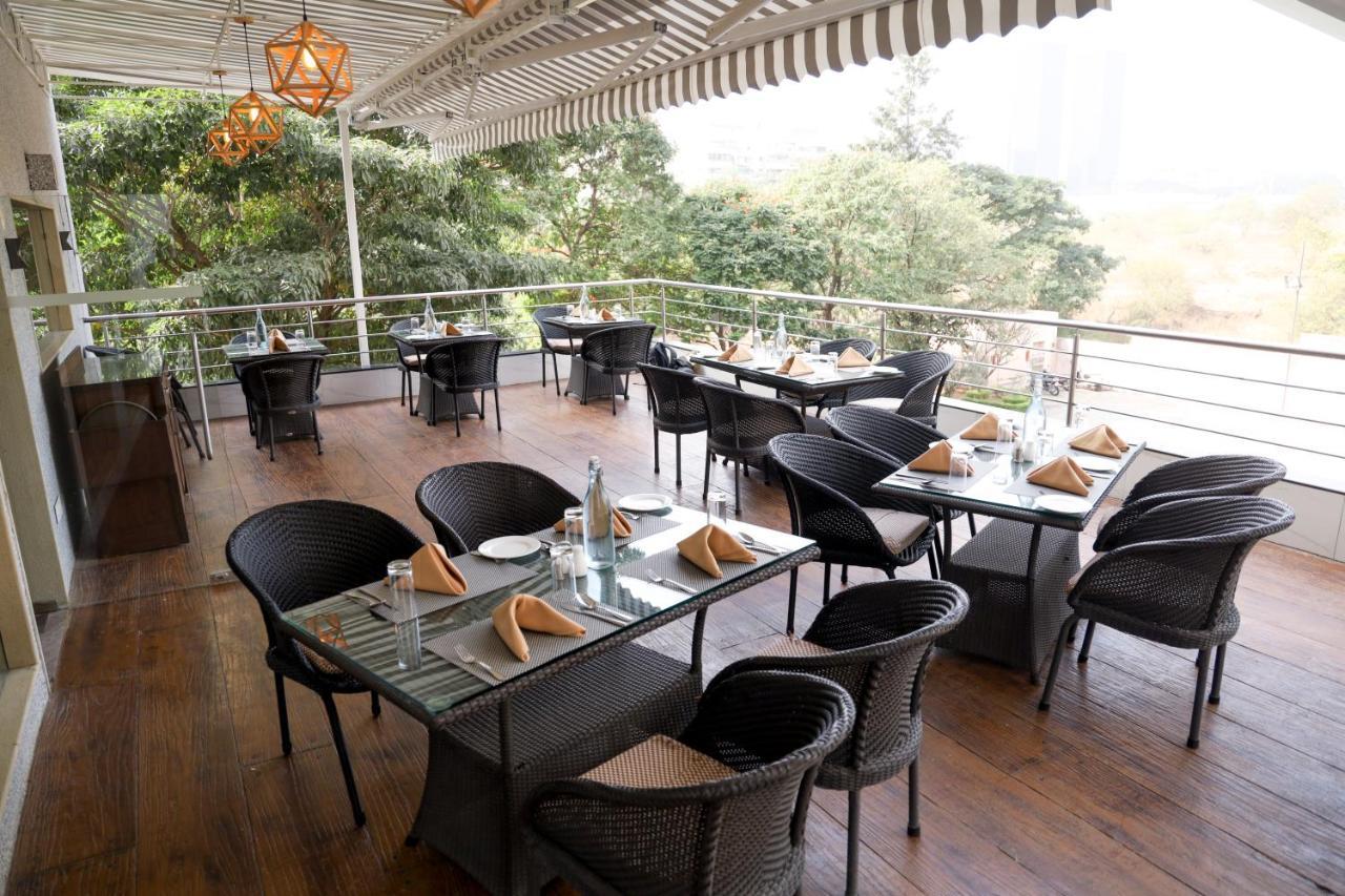 Royal Orchid Golden Suites Πούνε Εξωτερικό φωτογραφία