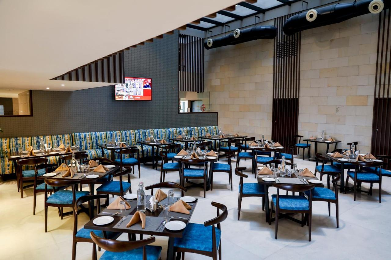 Royal Orchid Golden Suites Πούνε Εξωτερικό φωτογραφία
